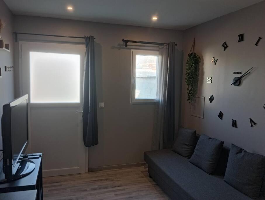 Chambre & Sdb Privee Avec Piscine En Bord De Via Rhona Sarras Exterior foto